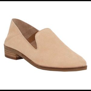 Womens peachy Lucky Brand size 8 Loafers